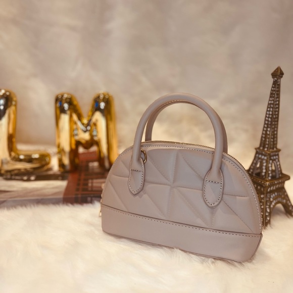 QUILTED HANDBAG👛 - Picture 2 of 3